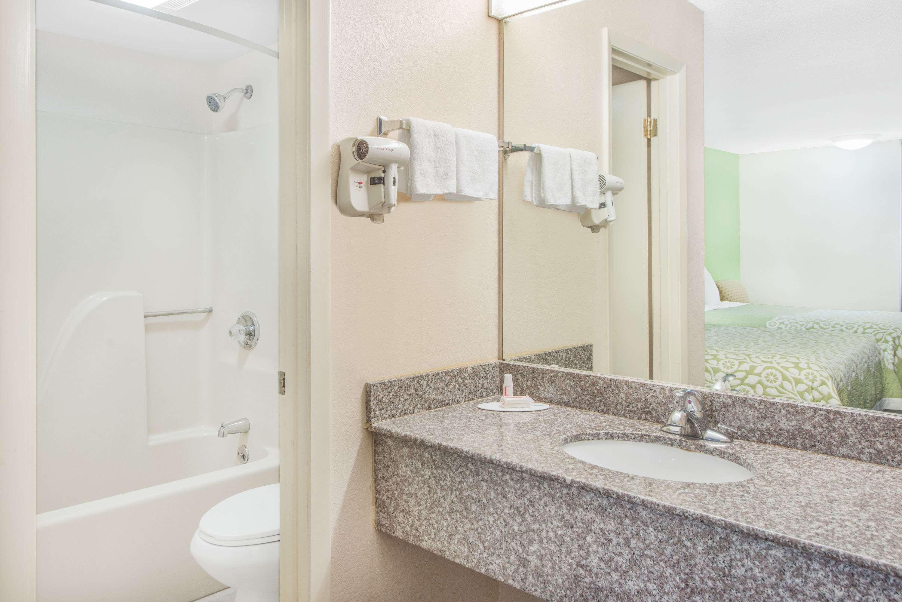 Days Inn By Wyndham Calvert City - Paducah East Esterno foto