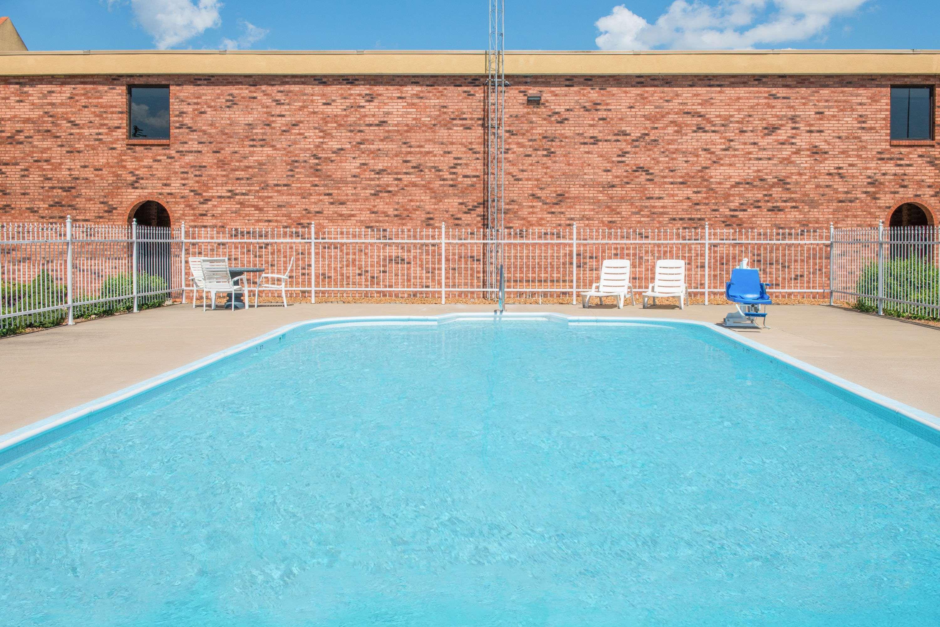 Days Inn By Wyndham Calvert City - Paducah East Esterno foto